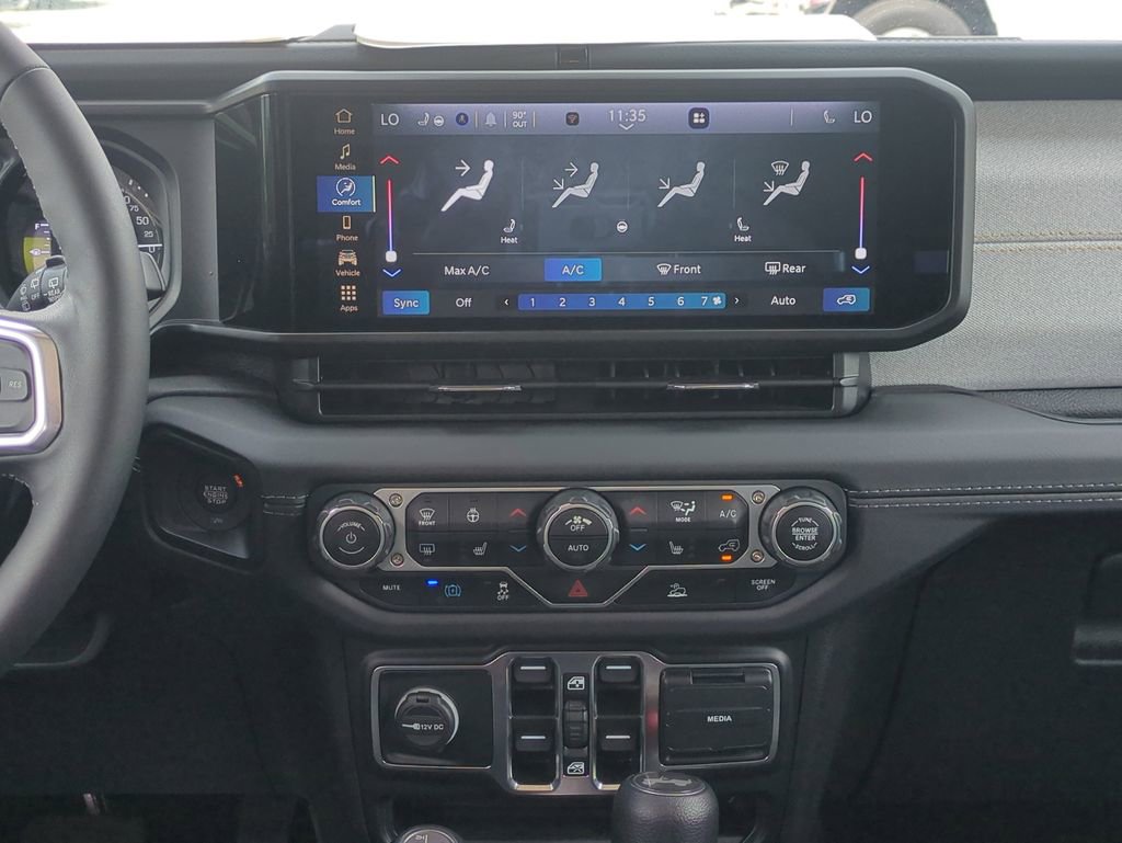 Used 2025 Jeep Wrangler Unlimited Sahara AWD/4WD image 19