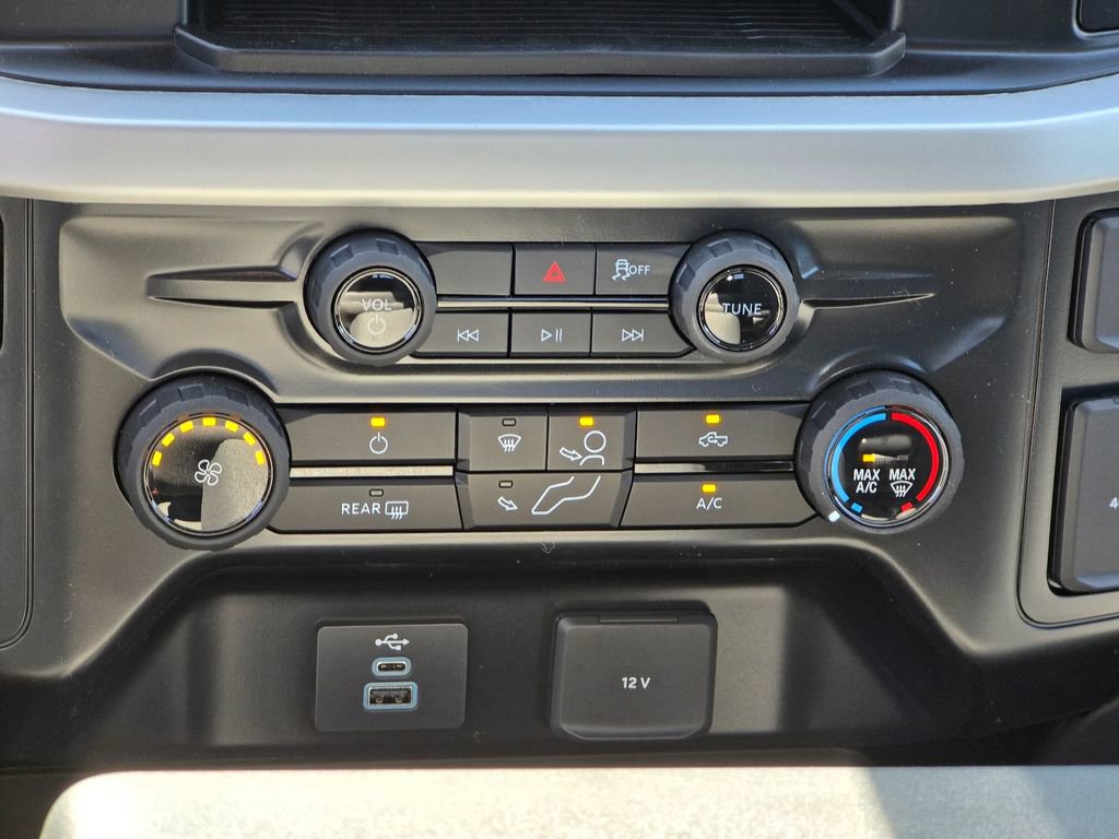 New 2026 Ford F550 4x4 Supercab Super Duty image 16