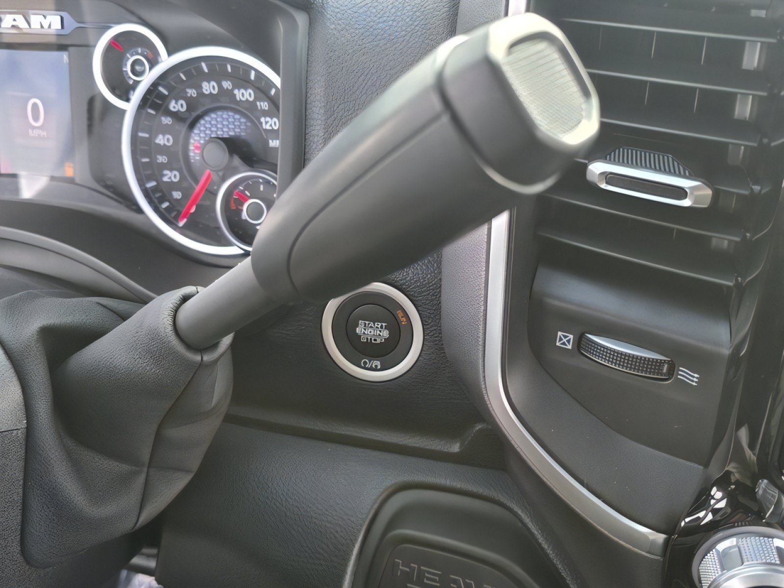New 2026 RAM 2500 Big Horn AWD/4WD image 15