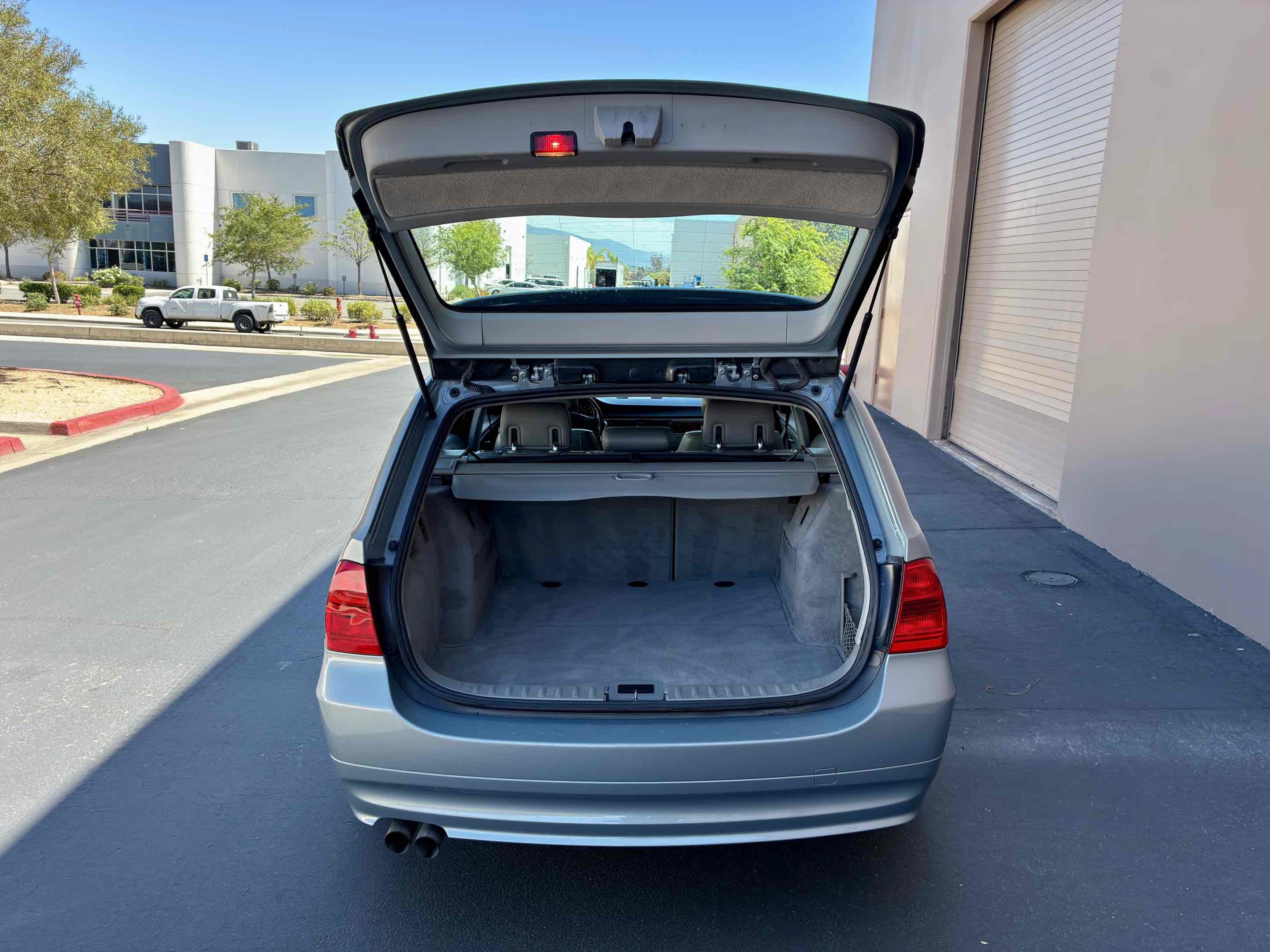 Used 2007 BMW 328i Wagon RWD image 45