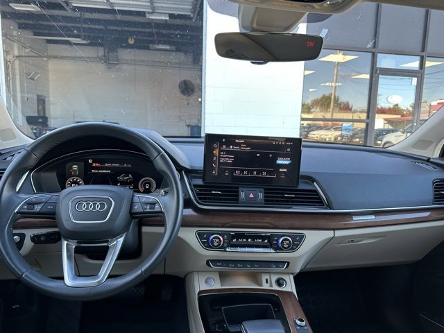 Used 2021 Audi Q5 Prestige w/ Prestige Package image 3