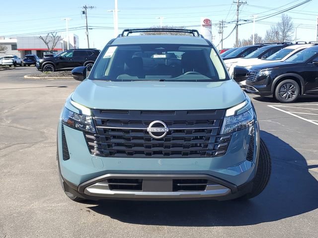 New 2026 Nissan Pathfinder SL image 2