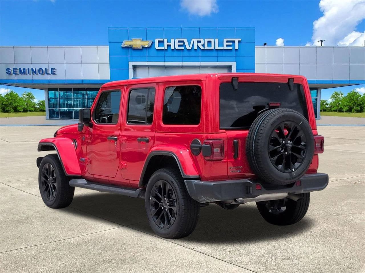 Used 2025 Jeep Wrangler Unlimited Sahara AWD/4WD image 4