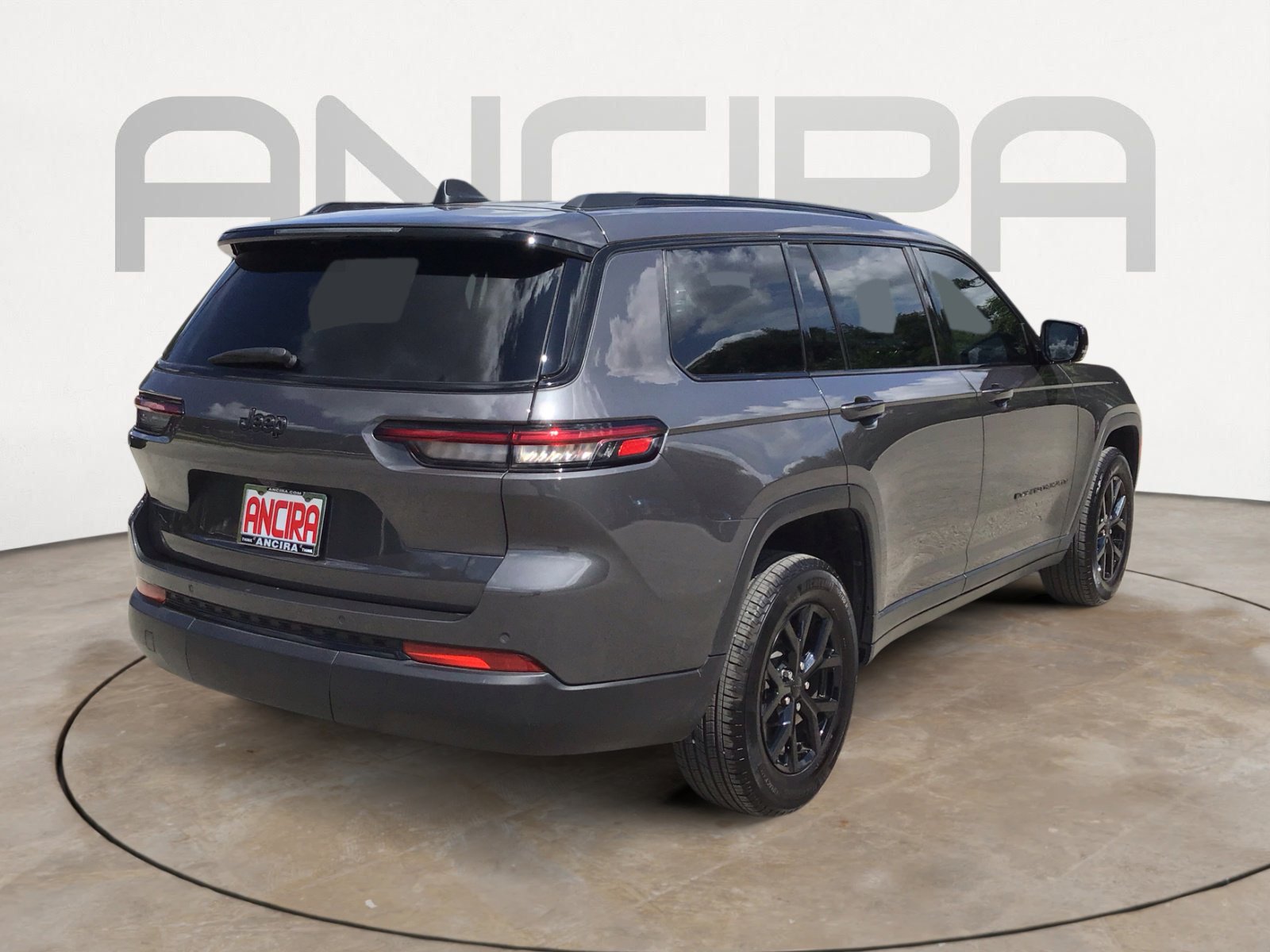 Used 2025 Jeep Grand Cherokee L Laredo RWD image 12
