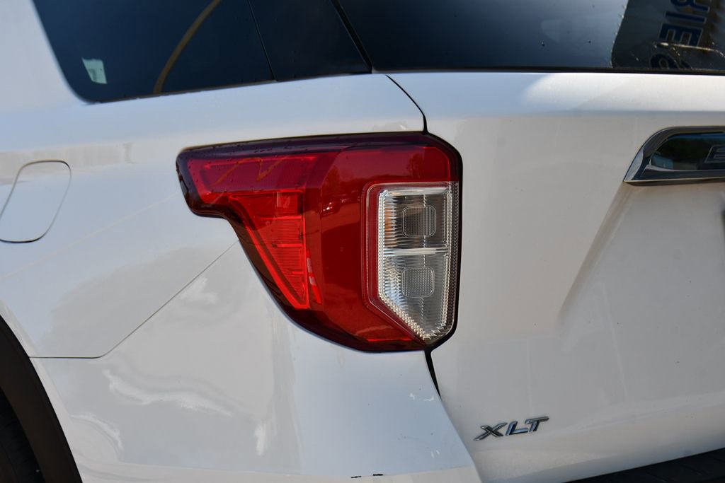 Used 2023 Ford Explorer XLT w/ Equipment Group 202A AWD/4WD image 37