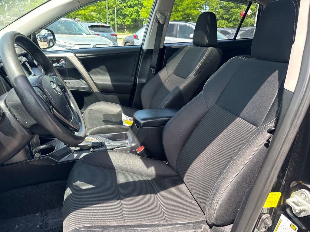Used 2015 Toyota RAV4 XLE AWD/4WD image 15