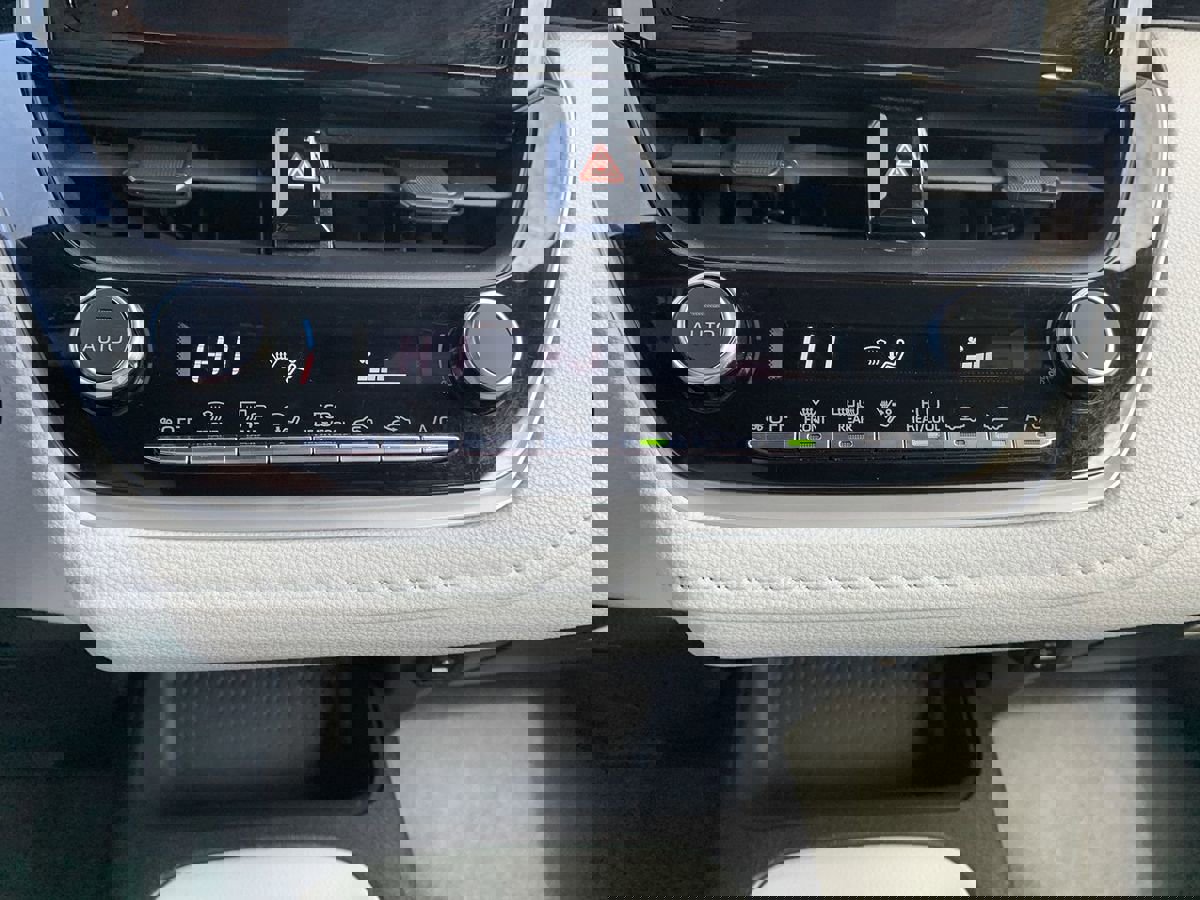 Used 2023 Toyota Corolla SE image 21