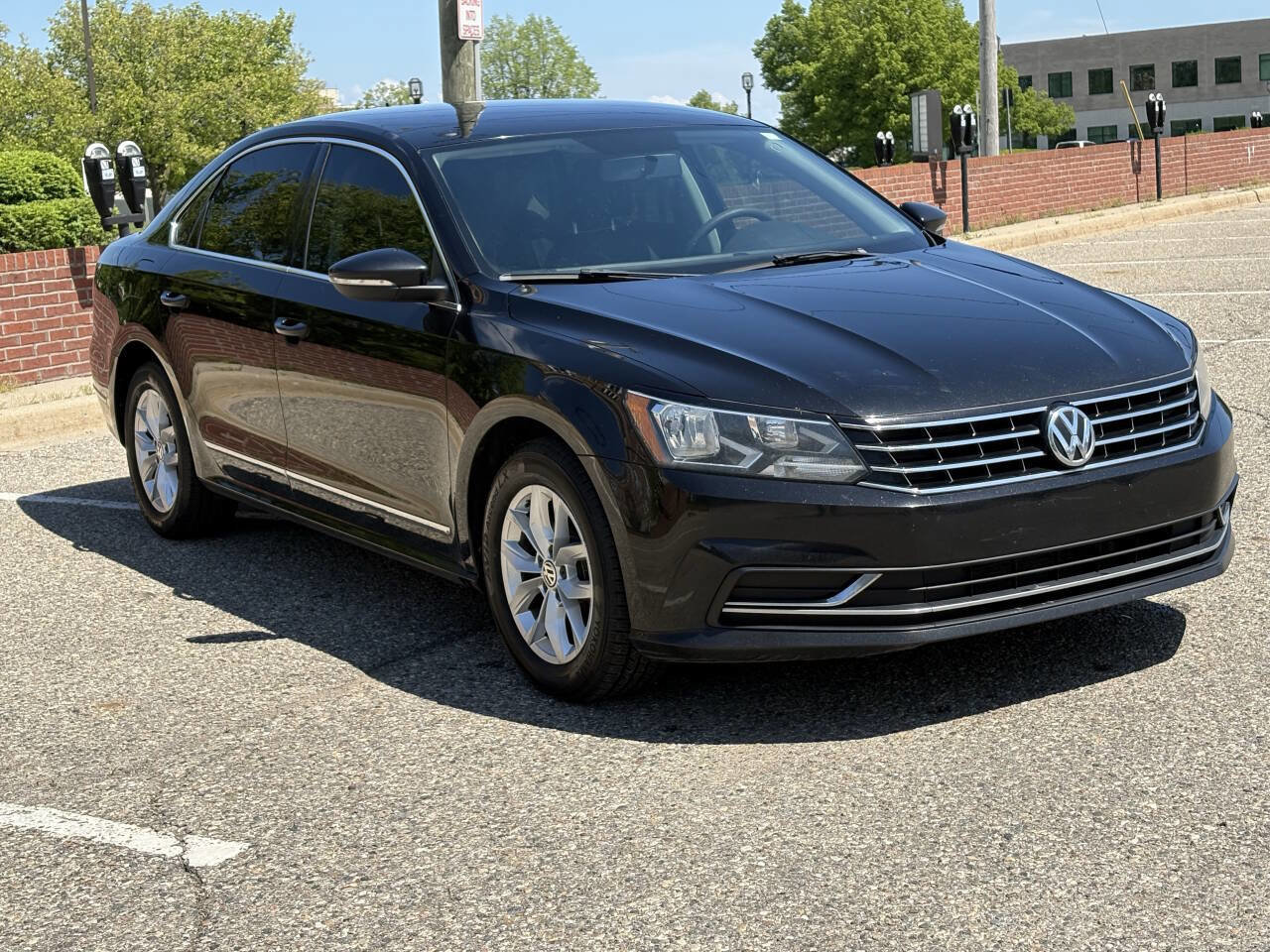 Used 2016 Volkswagen Passat 1.8T S image 7