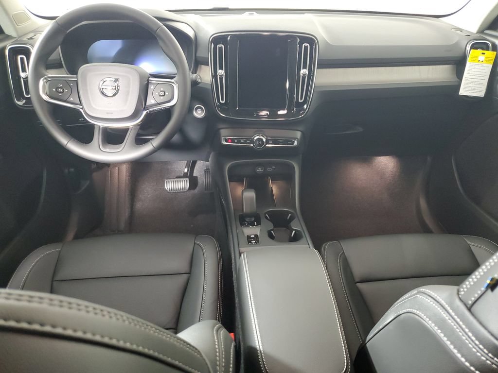New 2026 Volvo XC40 B4 Core w/ Protection Package Premier FWD image 15