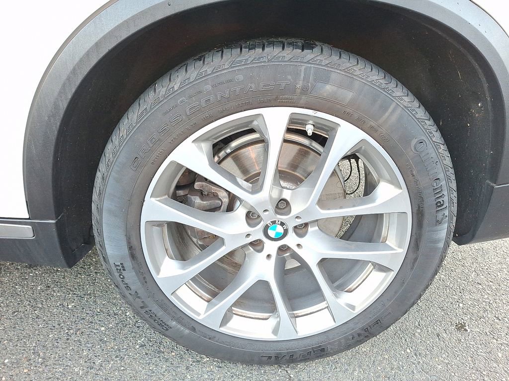 Used 2021 BMW X5 xDrive40i w/ Premium Package image 6