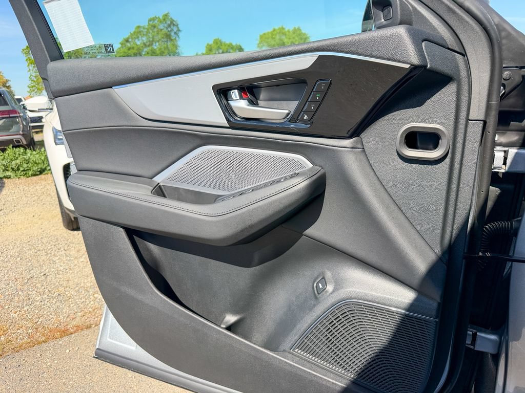 New 2026 Acura MDX SH-AWD image 13