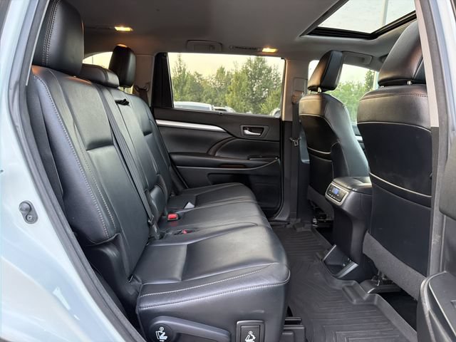 Used 2018 Toyota Highlander XLE FWD image 17
