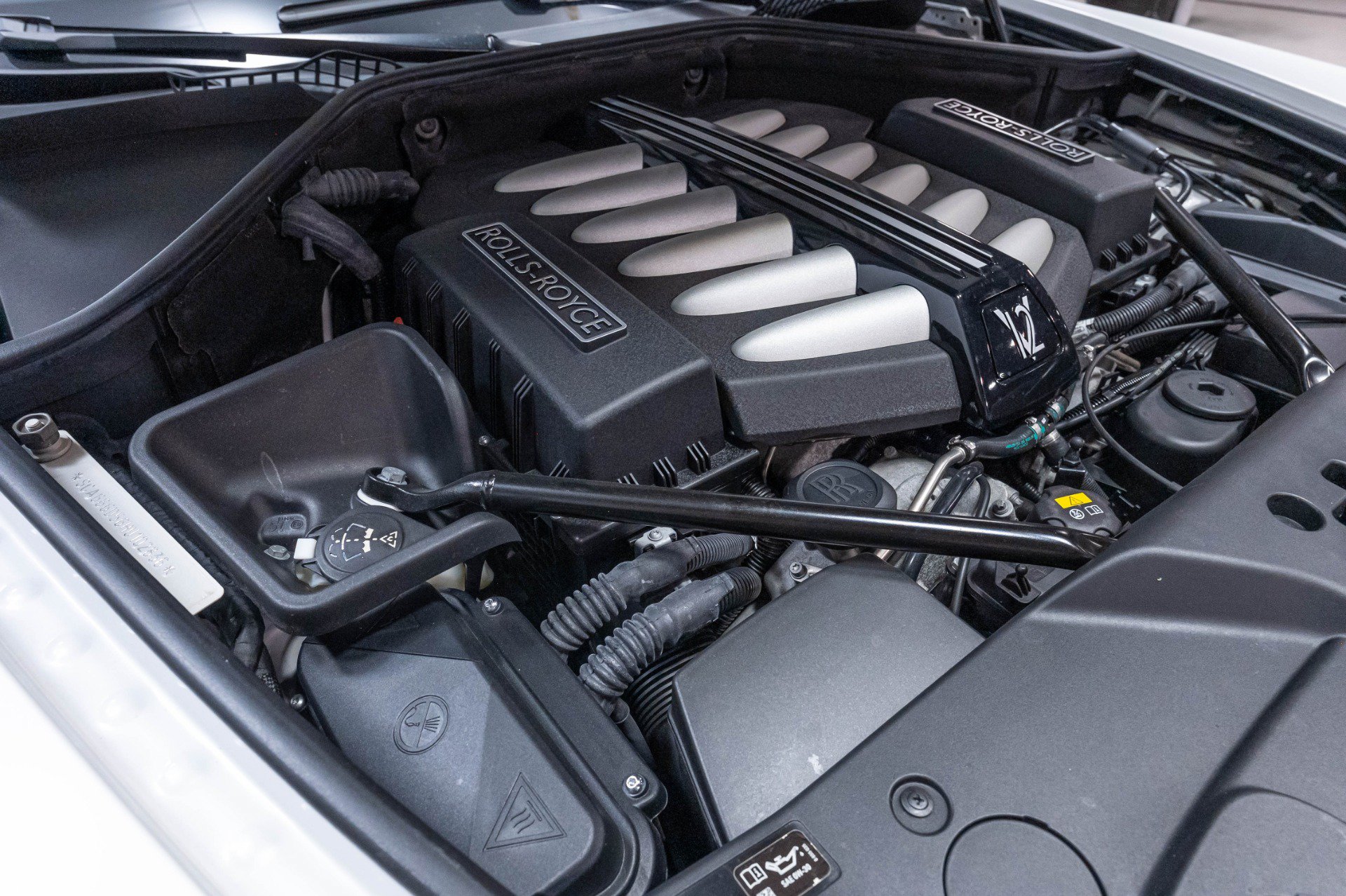 Used 2017 Rolls-Royce Dawn RWD image 54