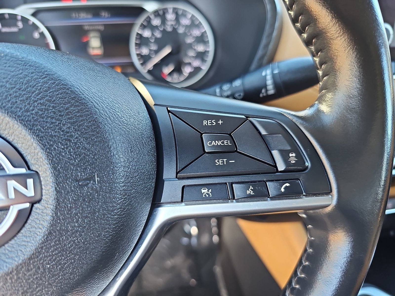 Used 2025 Nissan Sentra SV w/ SV Premium Package image 17