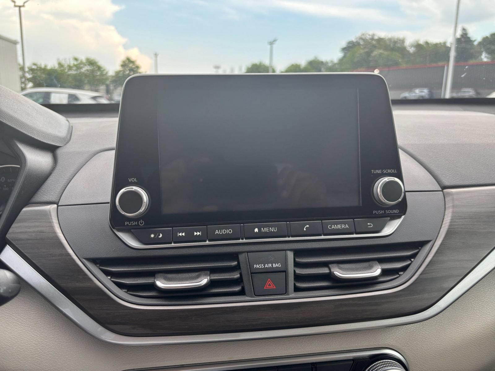 Used 2025 Nissan Altima 2.5 SV FWD image 16