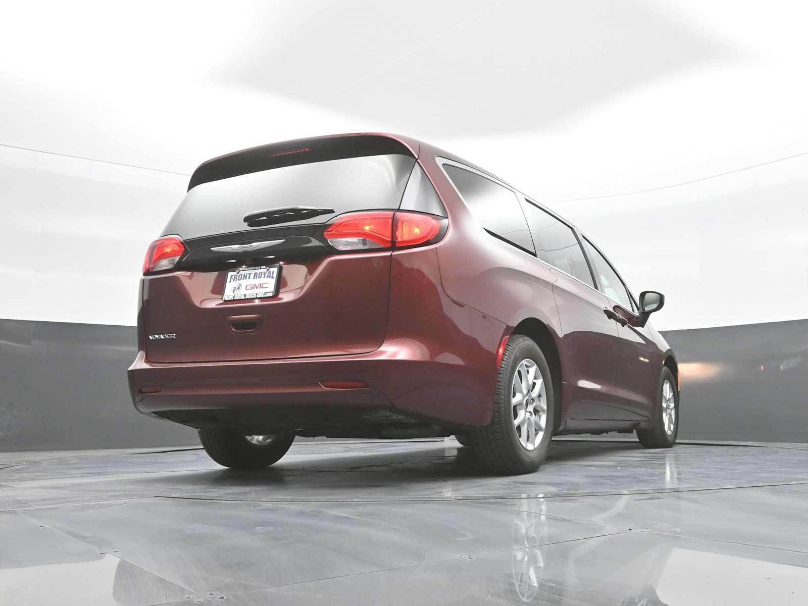 Used 2023 Chrysler Voyager LX FWD image 52