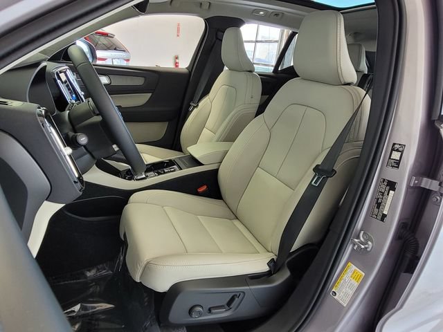 New 2026 Volvo XC40 B5 Ultra AWD/4WD image 12