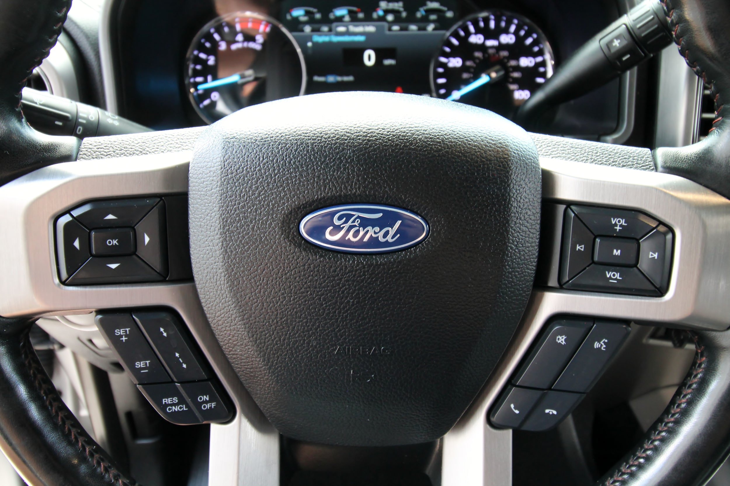 Used 2019 Ford F350 Platinum w/ Platinum Ultimate Package AWD/4WD image 28