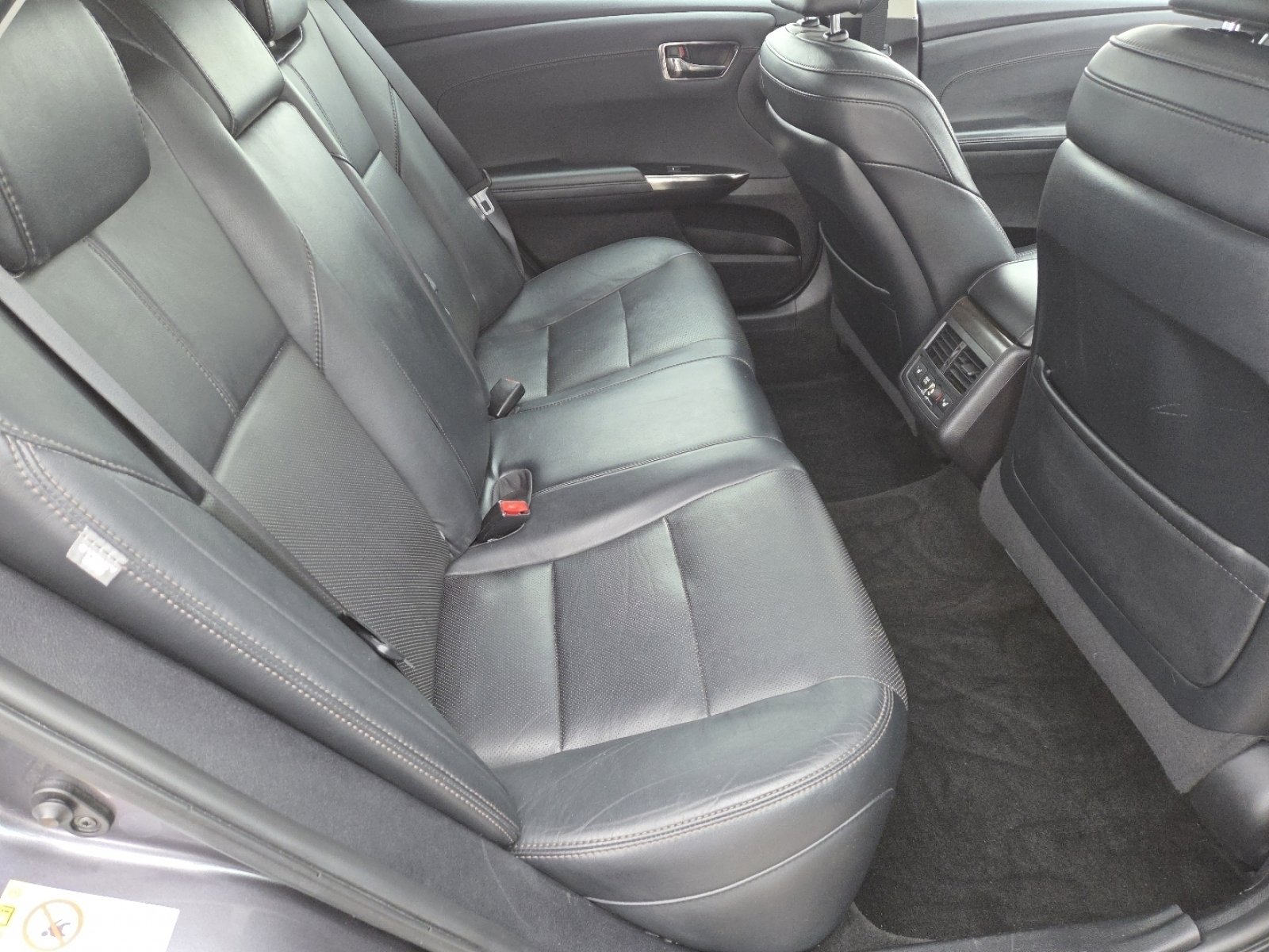 Used 2016 Toyota Avalon Limited image 22