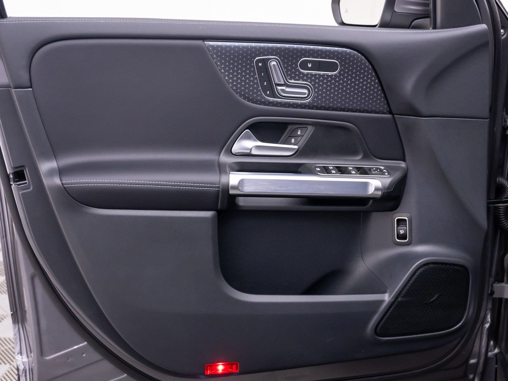 New 2026 Mercedes-Benz GLB 250 4MATIC image 14