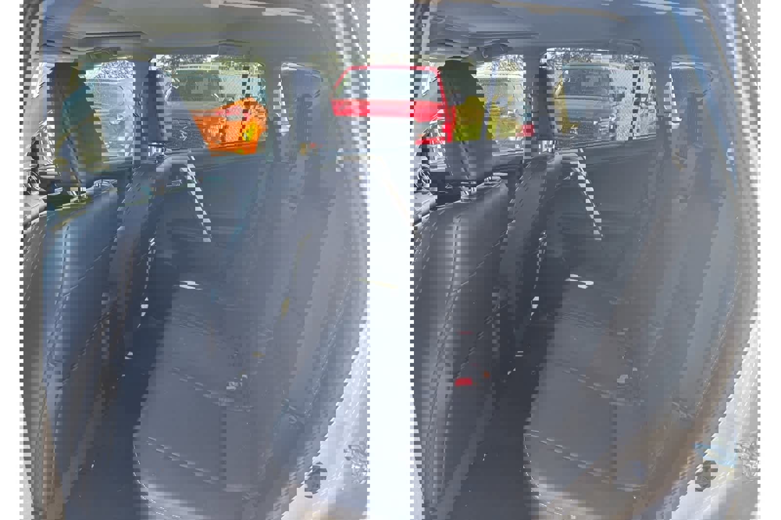 Used 2015 Toyota RAV4 Limited w/ Technology Package image 5