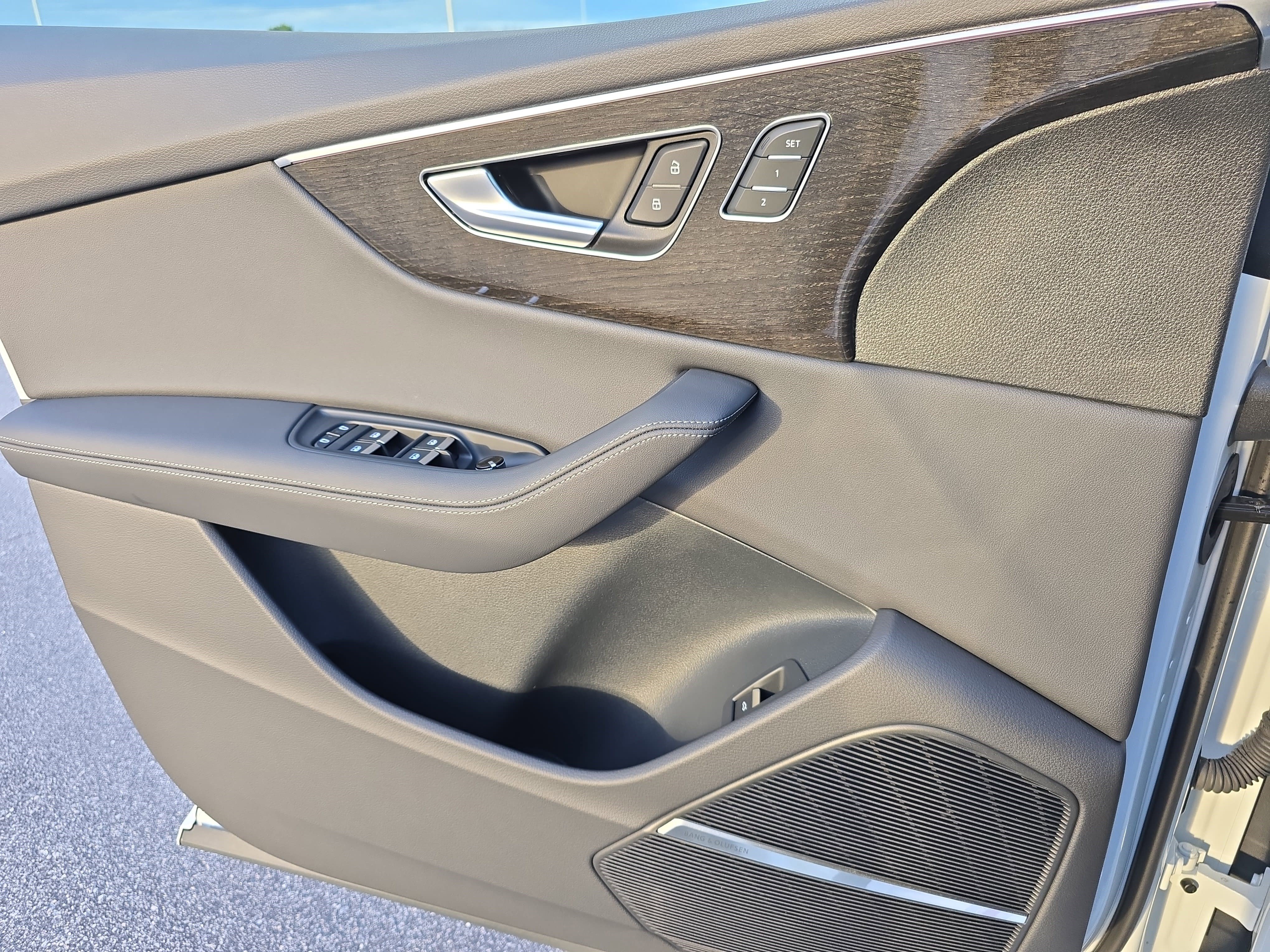 Certified 2025 Audi Q8 Premium Plus w/ Premium Plus Package image 25