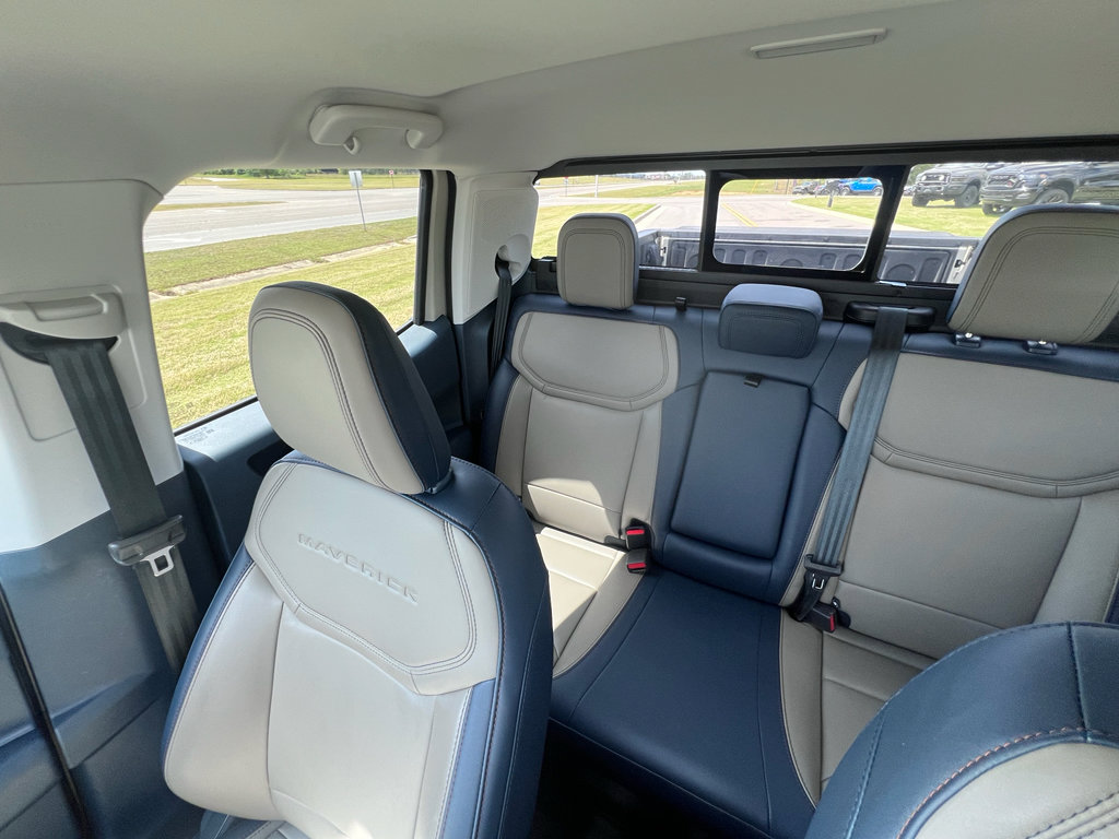 Used 2025 Ford Maverick Lariat image 27