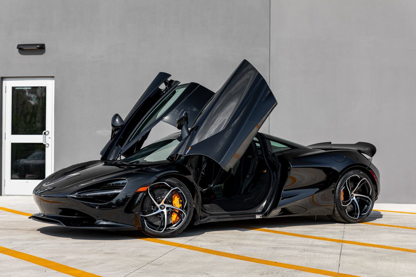 Used 2024 McLaren 750S RWD image 10
