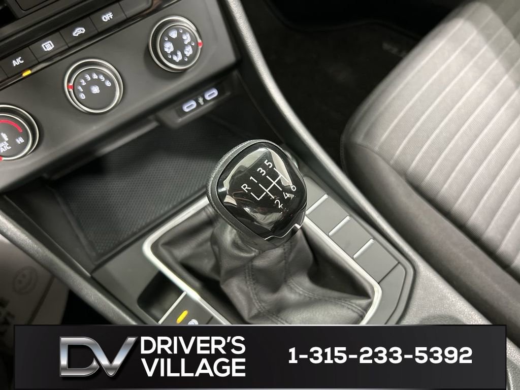 Certified 2023 Volkswagen Jetta S FWD image 17