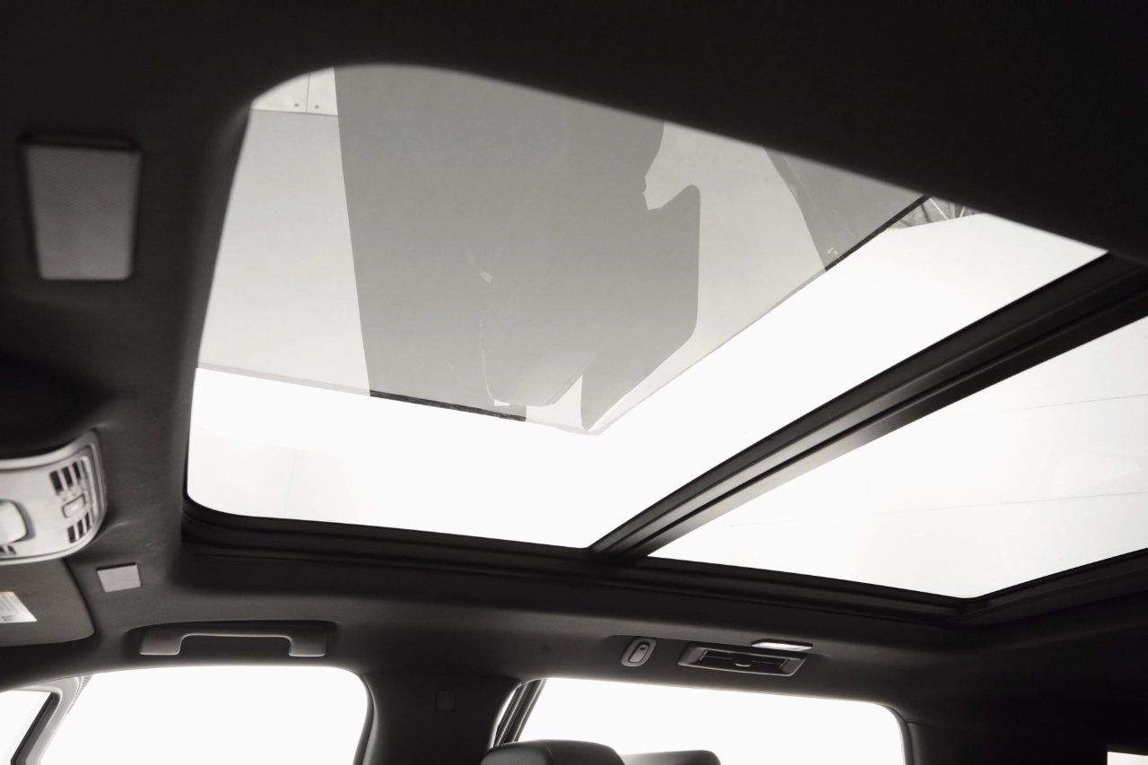 Used 2025 Chevrolet Tahoe High Country image 35