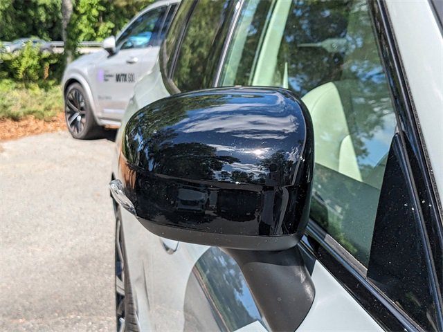 New 2025 Volvo XC60 B5 Ultra w/ Protection Package Premier image 11