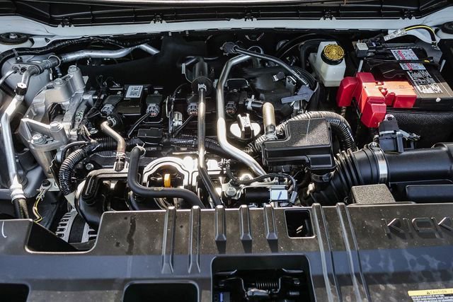 Used 2025 Nissan Kicks SR image 30
