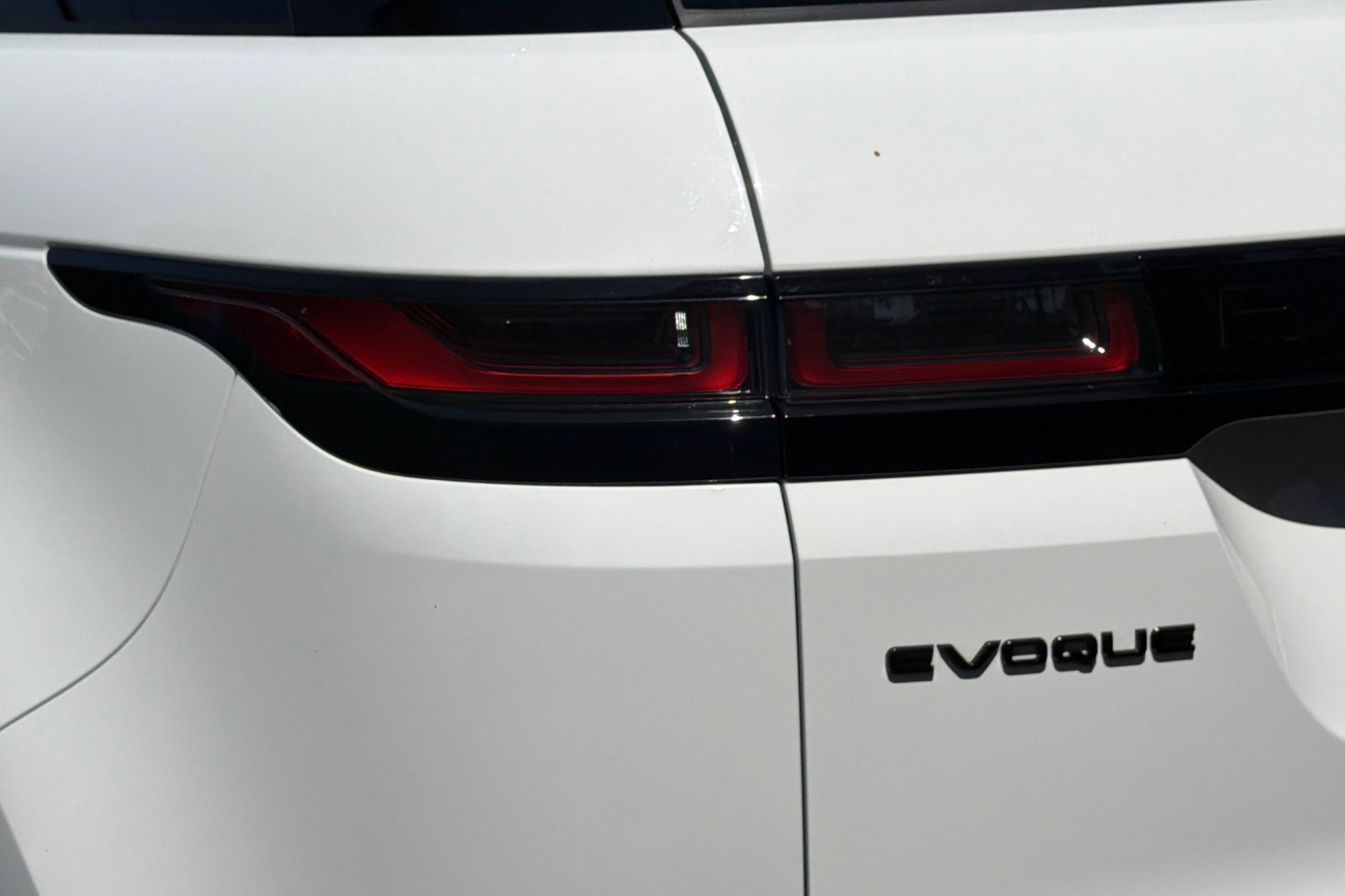 Used 2023 Land Rover Range Rover Evoque S AWD/4WD image 29