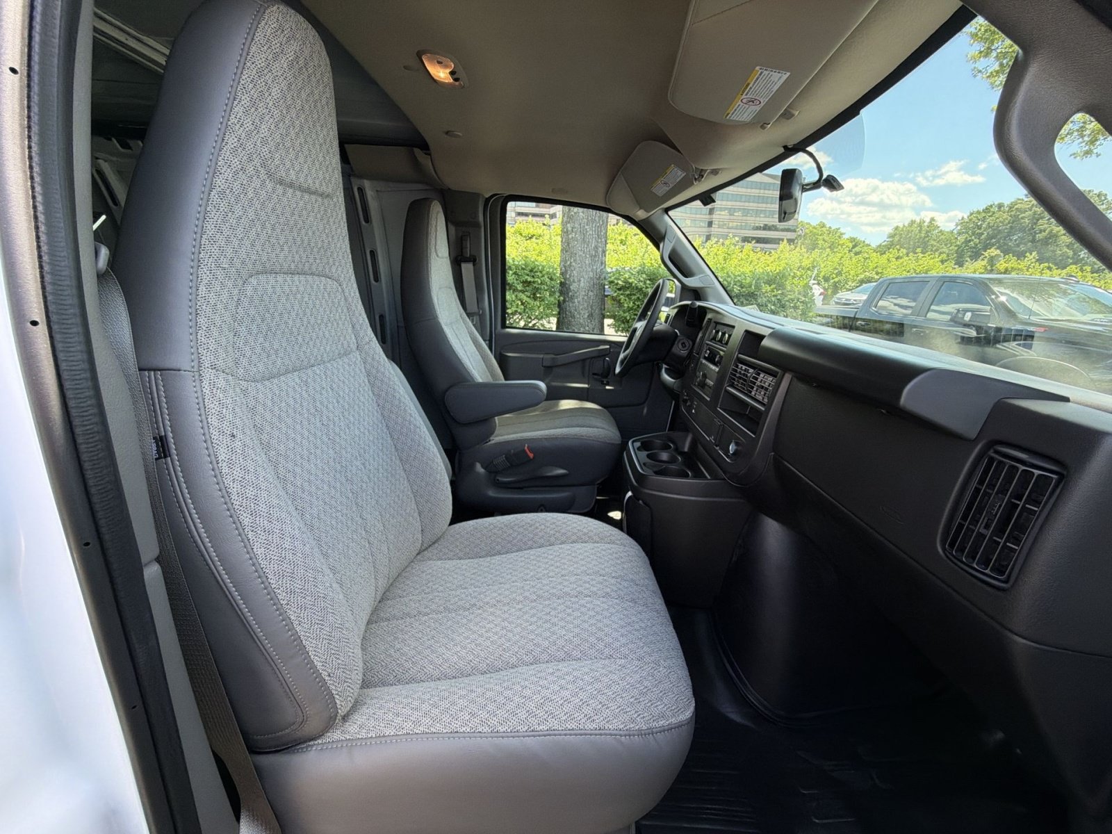 New 2026 GMC Savana 3500 Extended w/ Driver Convenience Package RWD image 25