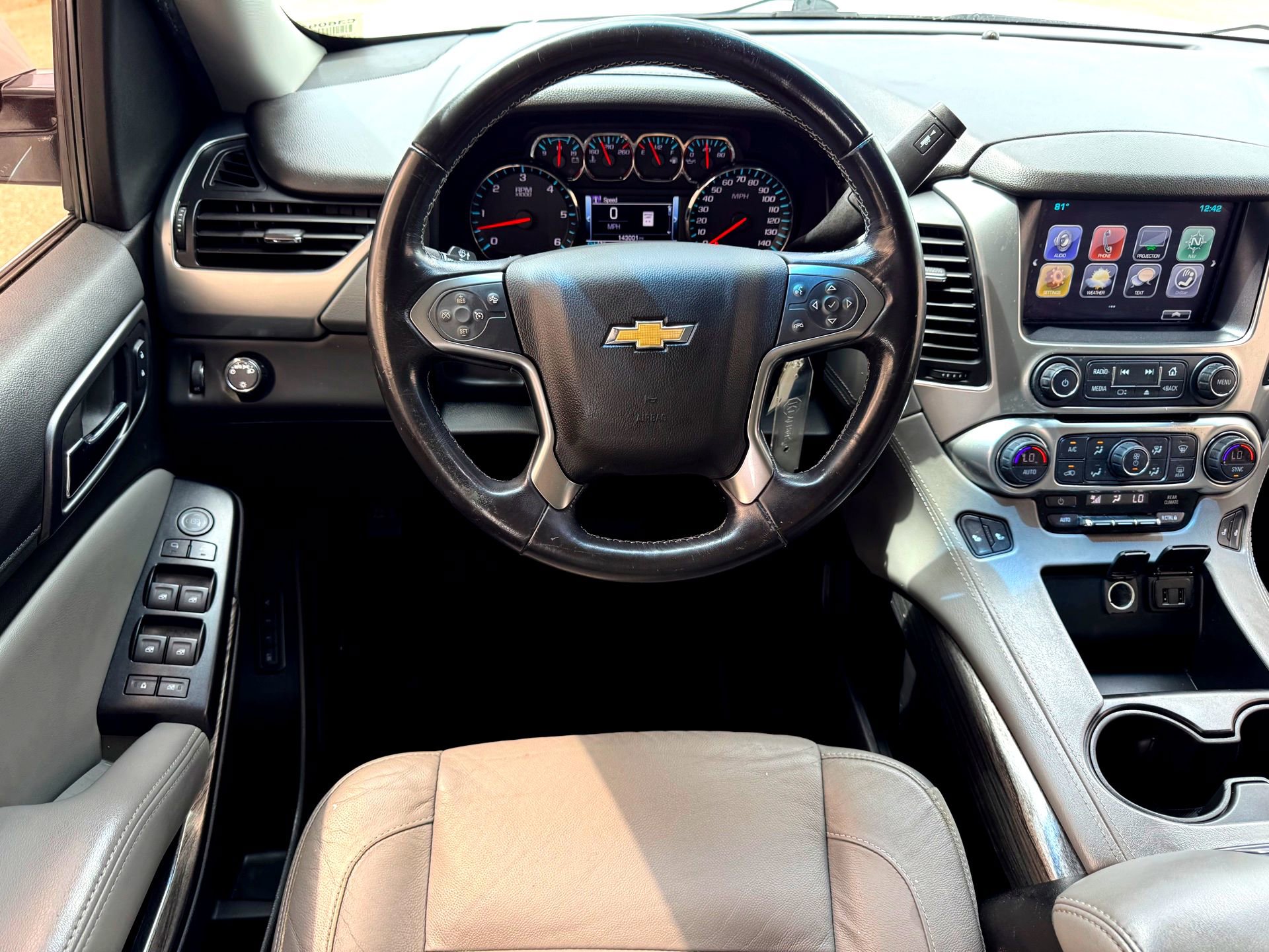 Used 2018 Chevrolet Suburban LT RWD image 24