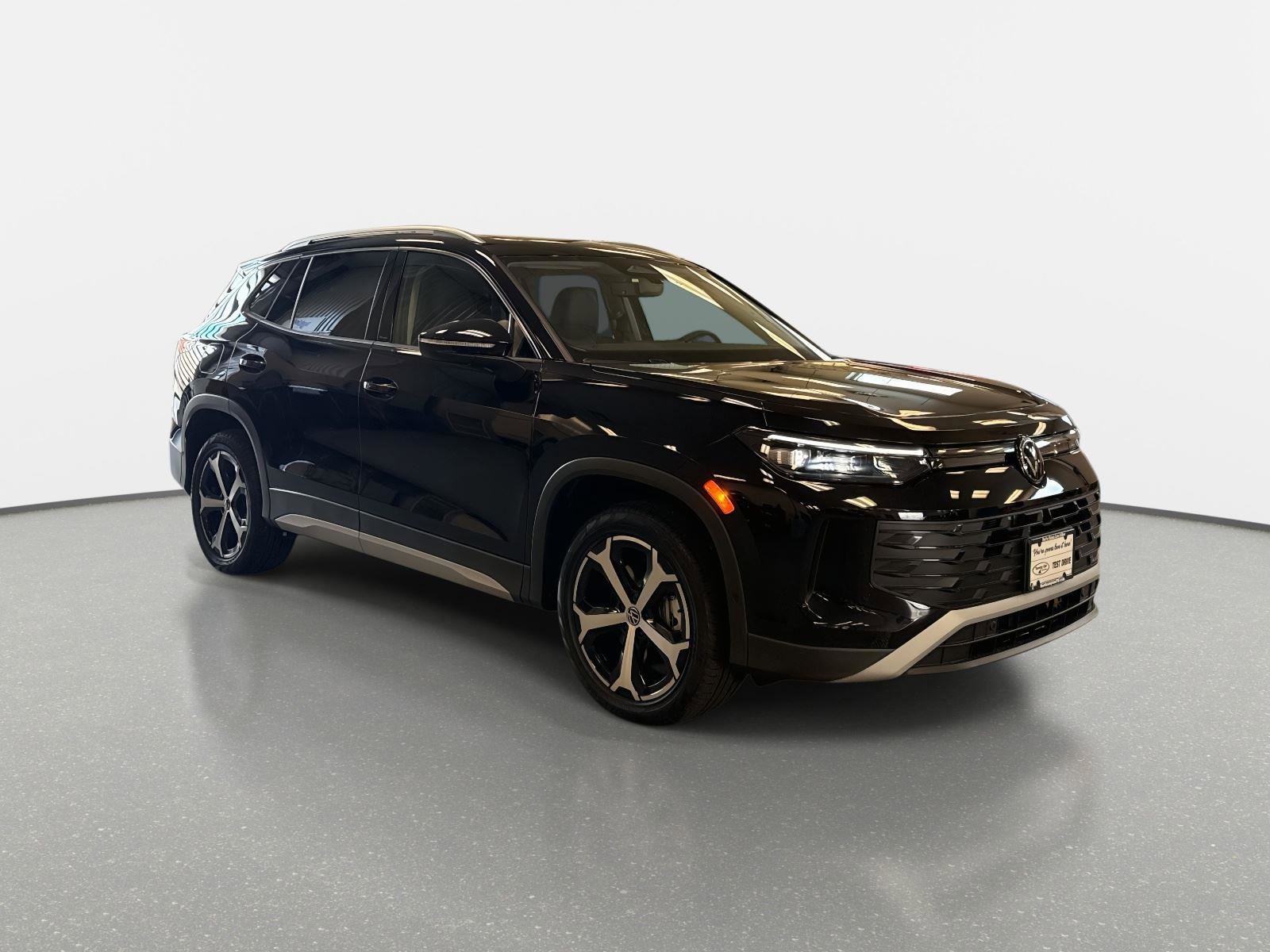 New 2026 Volkswagen Tiguan SE image 3