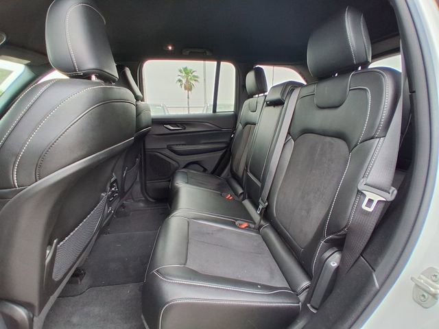 Used 2024 Jeep Grand Cherokee Altitude AWD/4WD image 17
