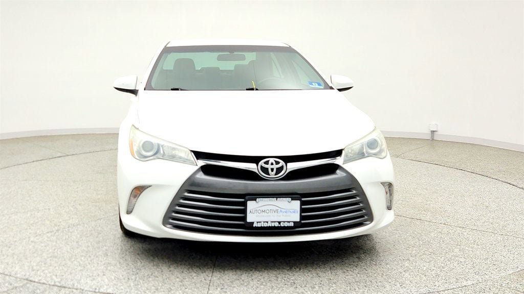 Used 2015 Toyota Camry LE FWD image 2