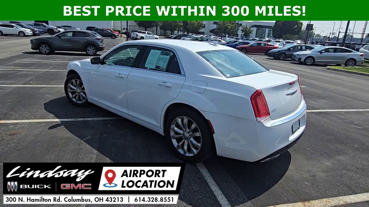 Used 2022 Chrysler 300 Touring image 6