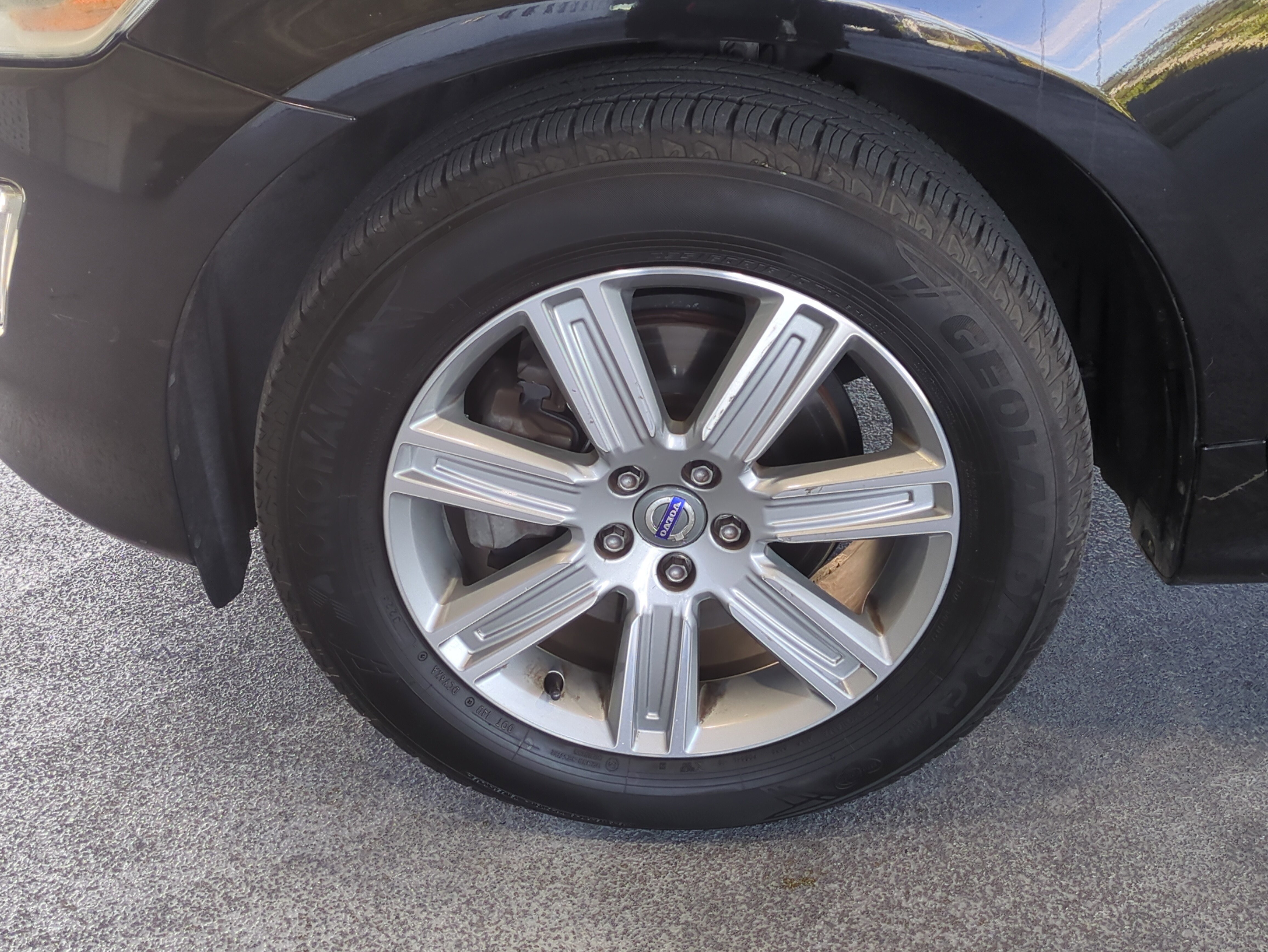 Used 2017 Volvo XC60 T5 Inscription w/ Preferred Option Package image 11