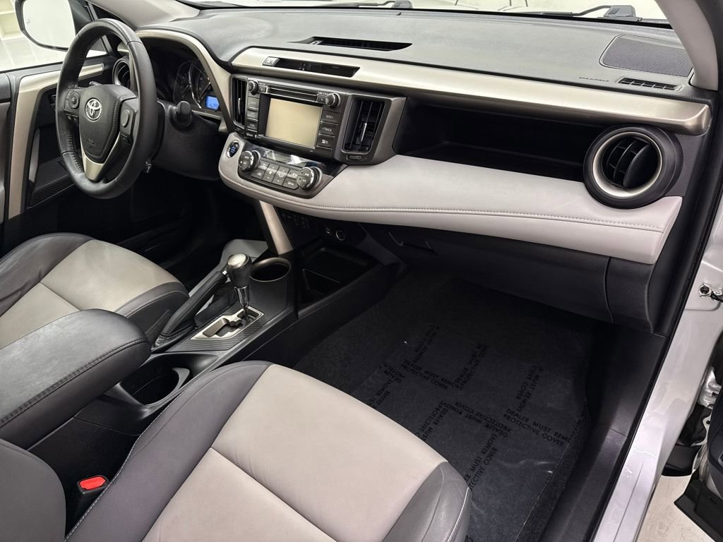 Used 2015 Toyota RAV4 Limited w/ Technology Package image 24
