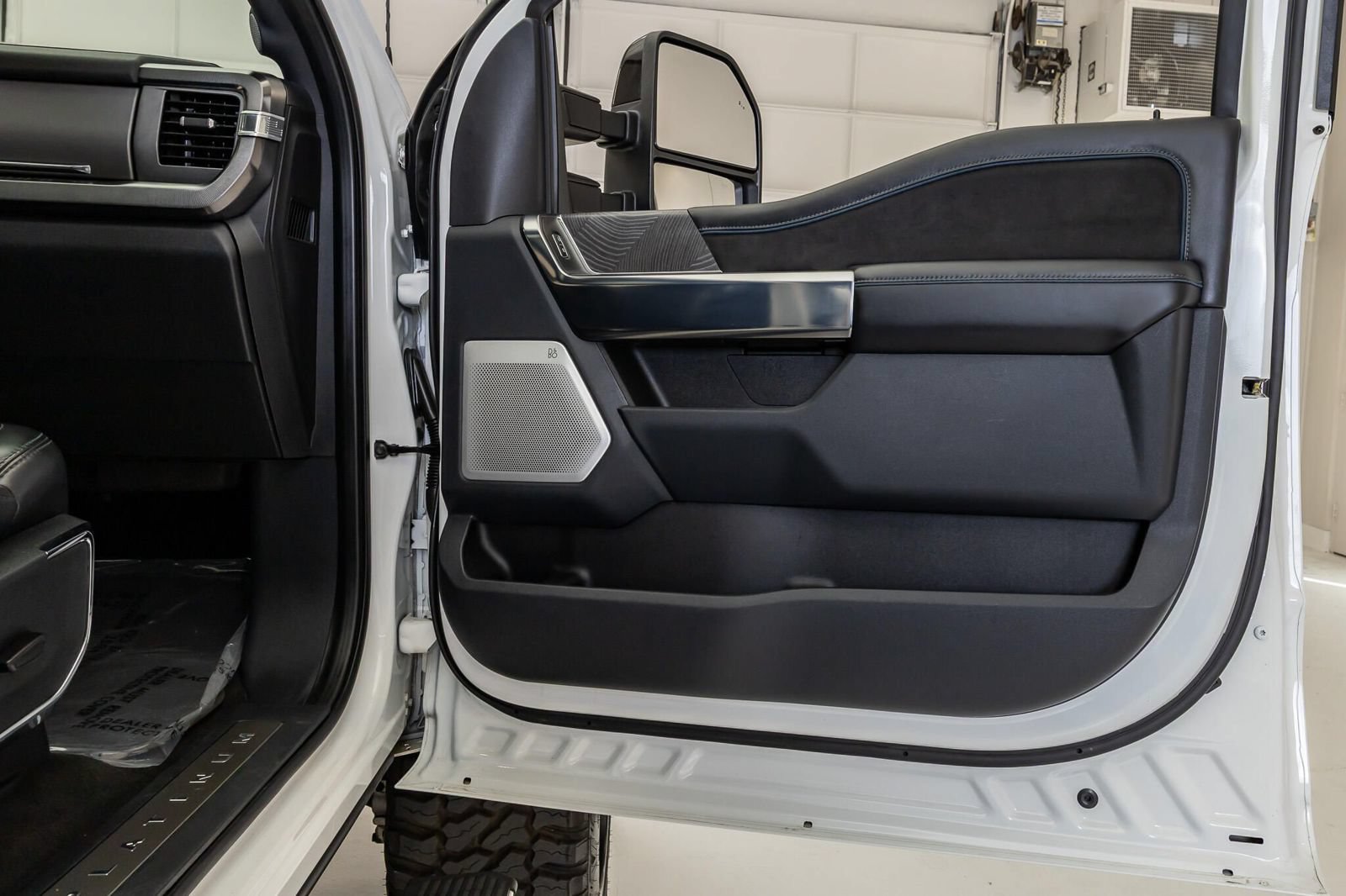Used 2025 Ford F250 Platinum AWD/4WD image 45