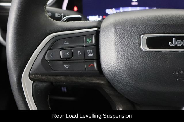 Used 2023 Jeep Grand Cherokee Limited w/ Black Appearance Package image 8