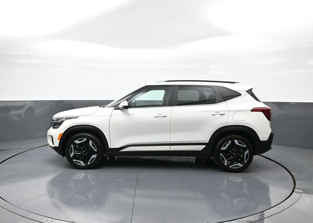 Certified 2025 Kia Seltos SX w/ SX Sunroof Package image 9