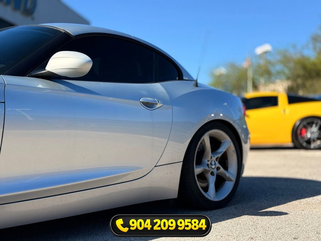 Used 2011 BMW Z4 sDrive35is image 4