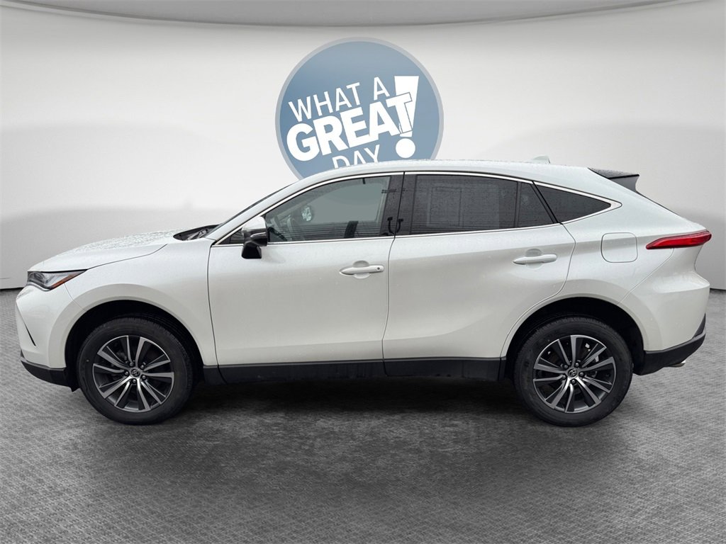 Used 2023 Toyota Venza LE image 6