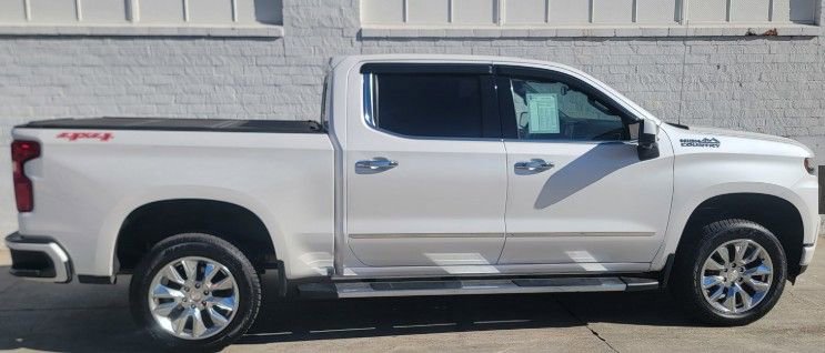 Used 2019 Chevrolet Silverado 1500 High Country w/ Safety Package II image 3