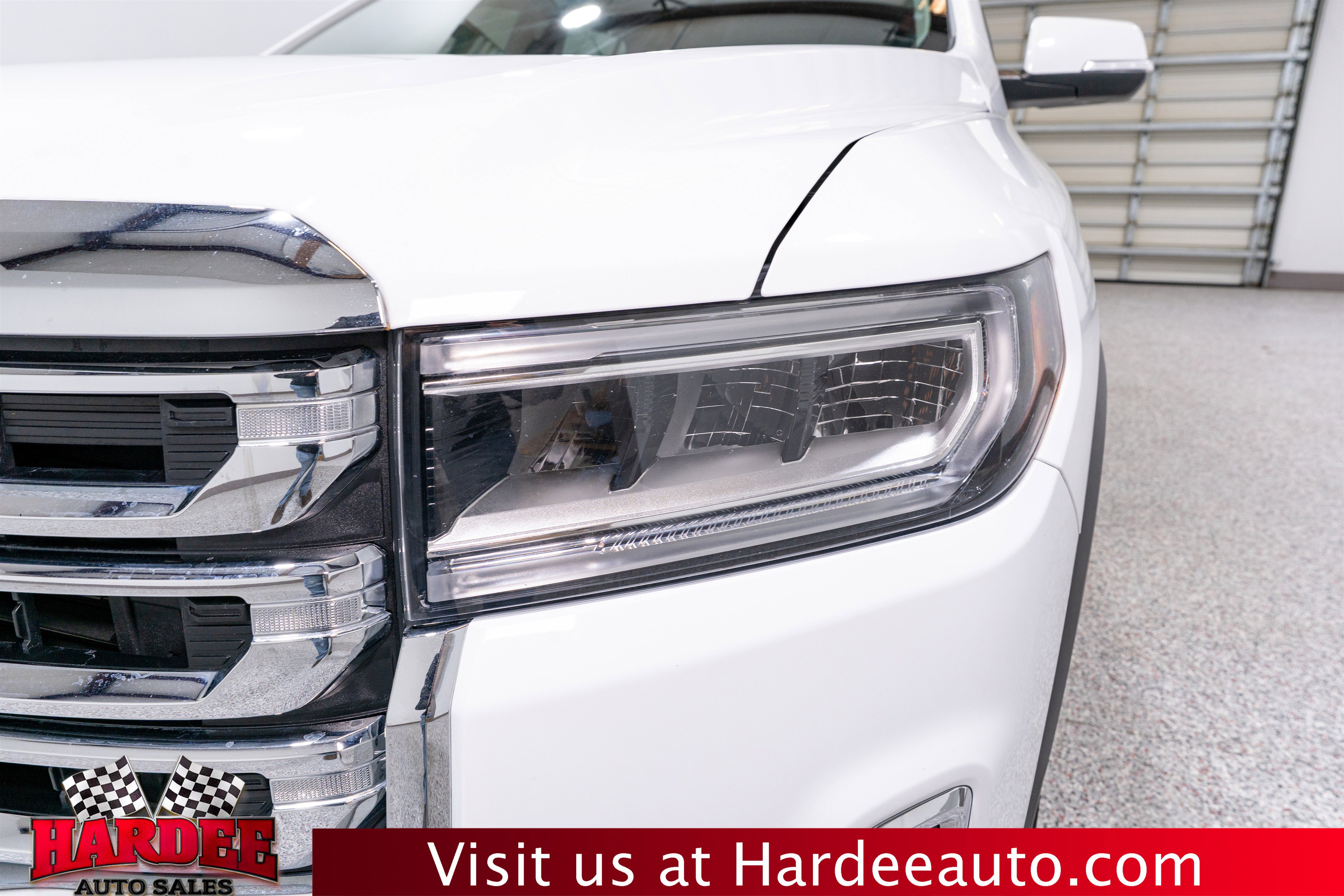 Used 2023 GMC Acadia SLT AWD/4WD image 8