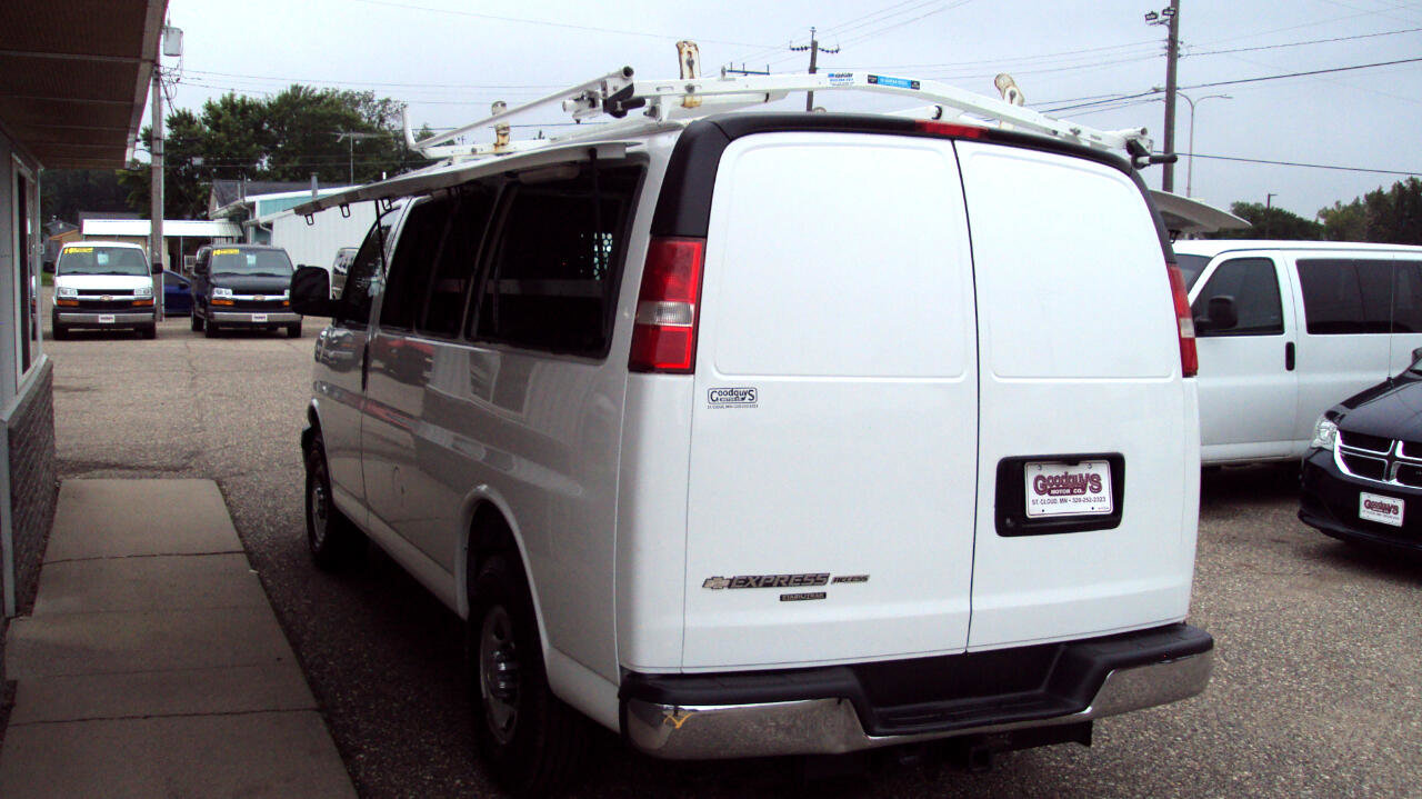 Used 2016 Chevrolet Express 3500 w/ Express Access Plus Package image 5