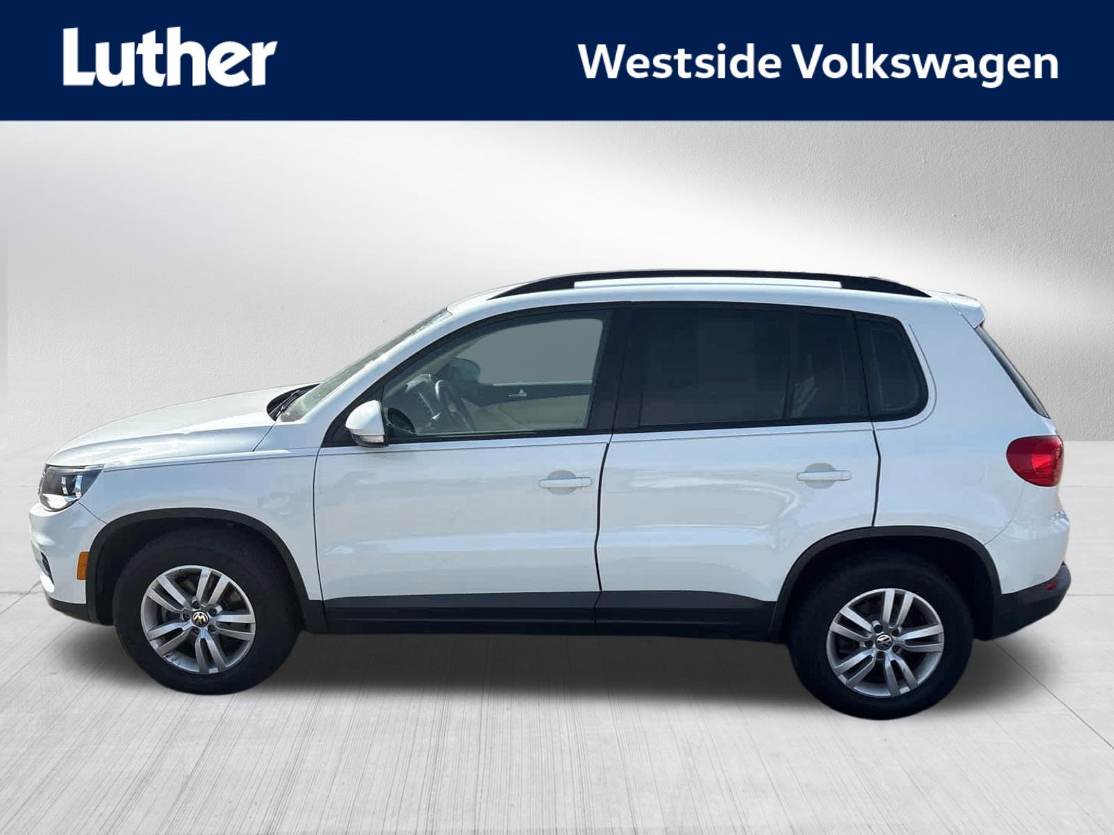 Used 2017 Volkswagen Tiguan S image 1